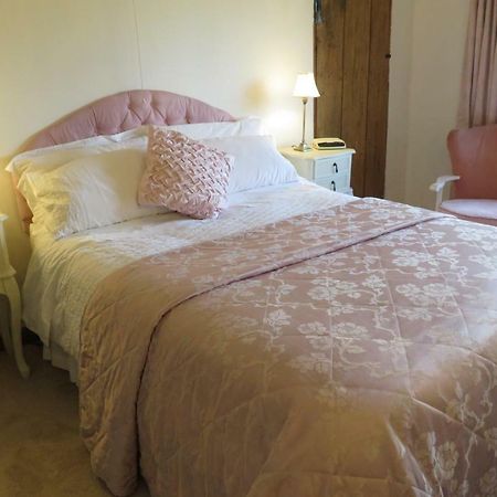 Bed and Breakfast Corner Farm Кру Экстерьер фото